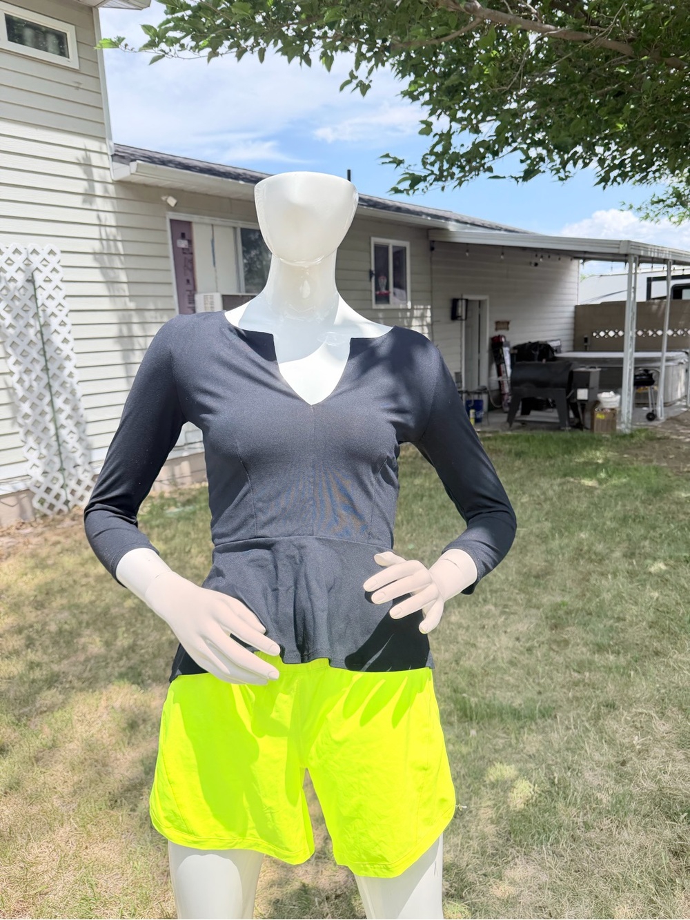 bebe Black Peplum V-Neck Tunic Top